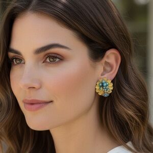 Vintage Signed ROBERT Gorgeous Clip On Earrings